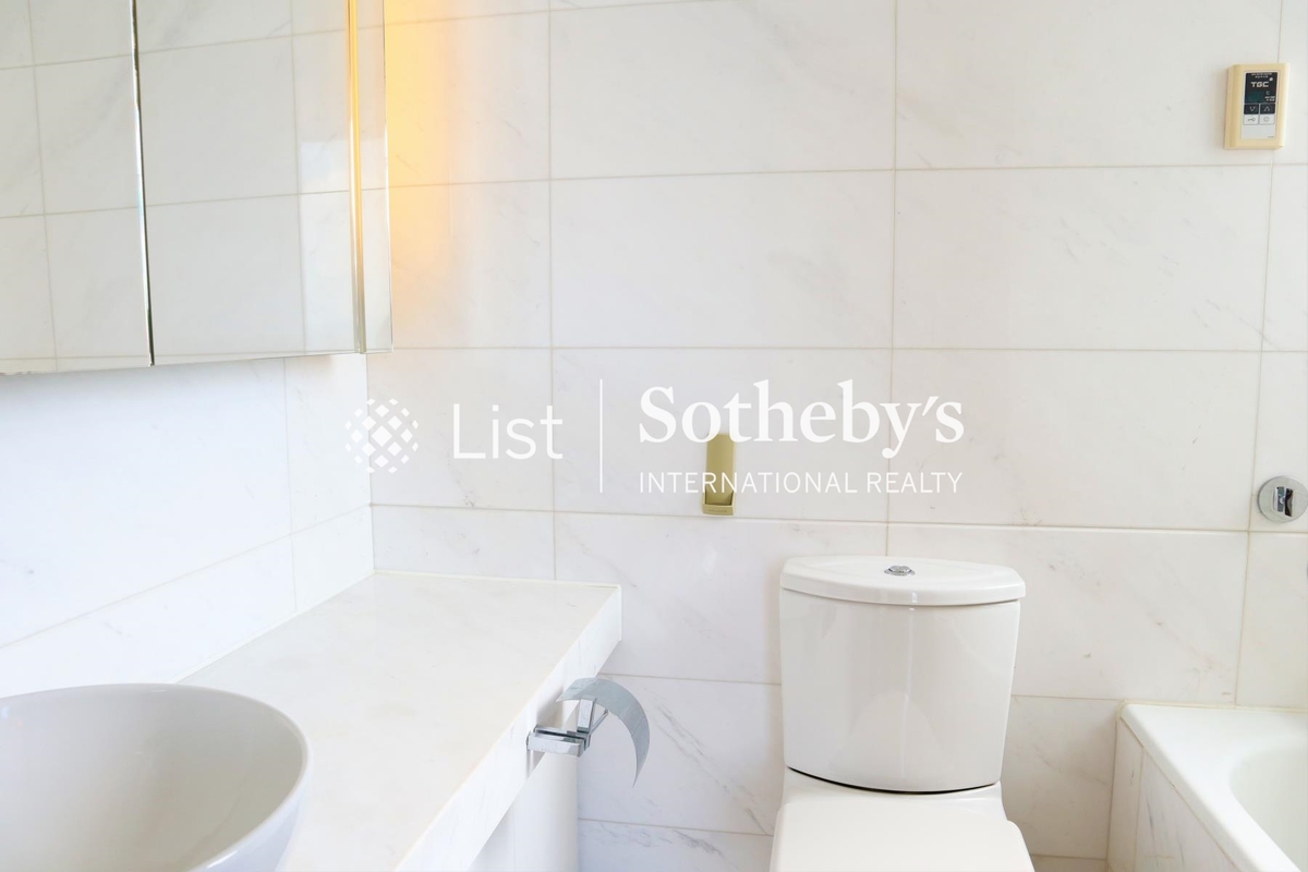 One Pacific Heights 盈峰一號 | Master Bathroom