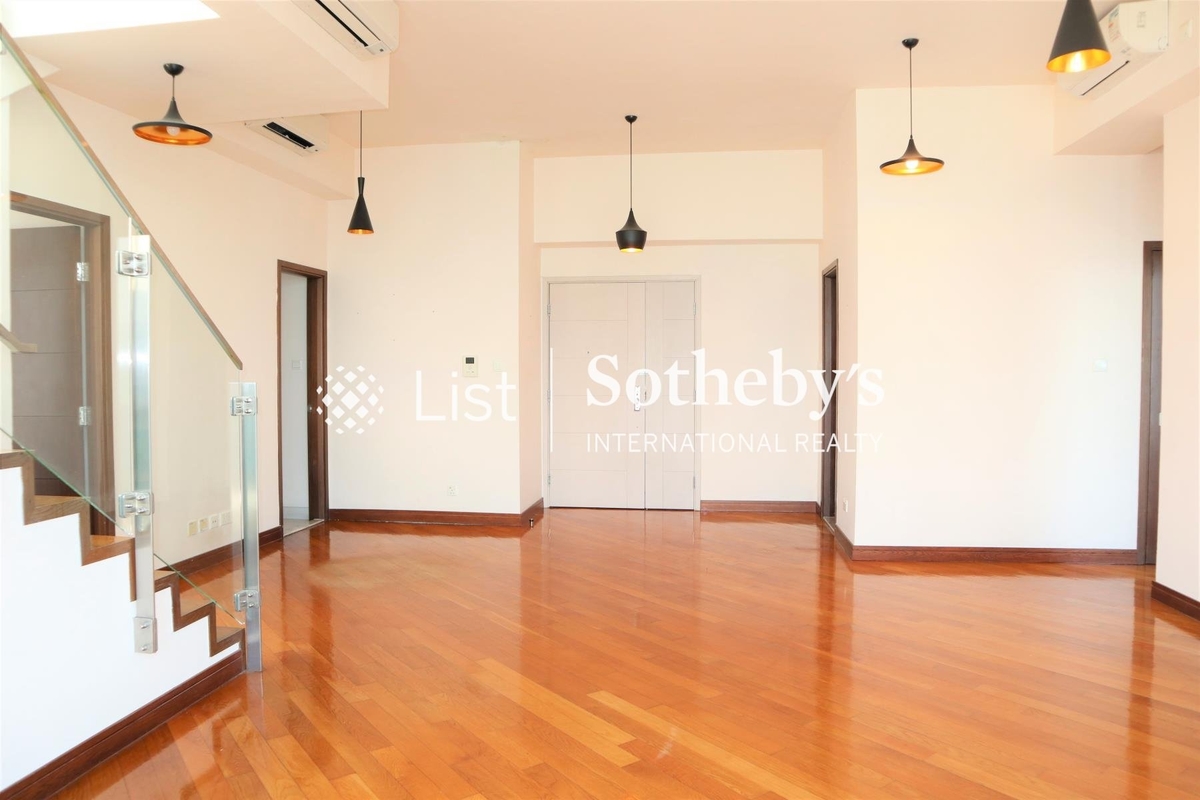 One Pacific Heights 盈峰一號 | Living and Dining Room