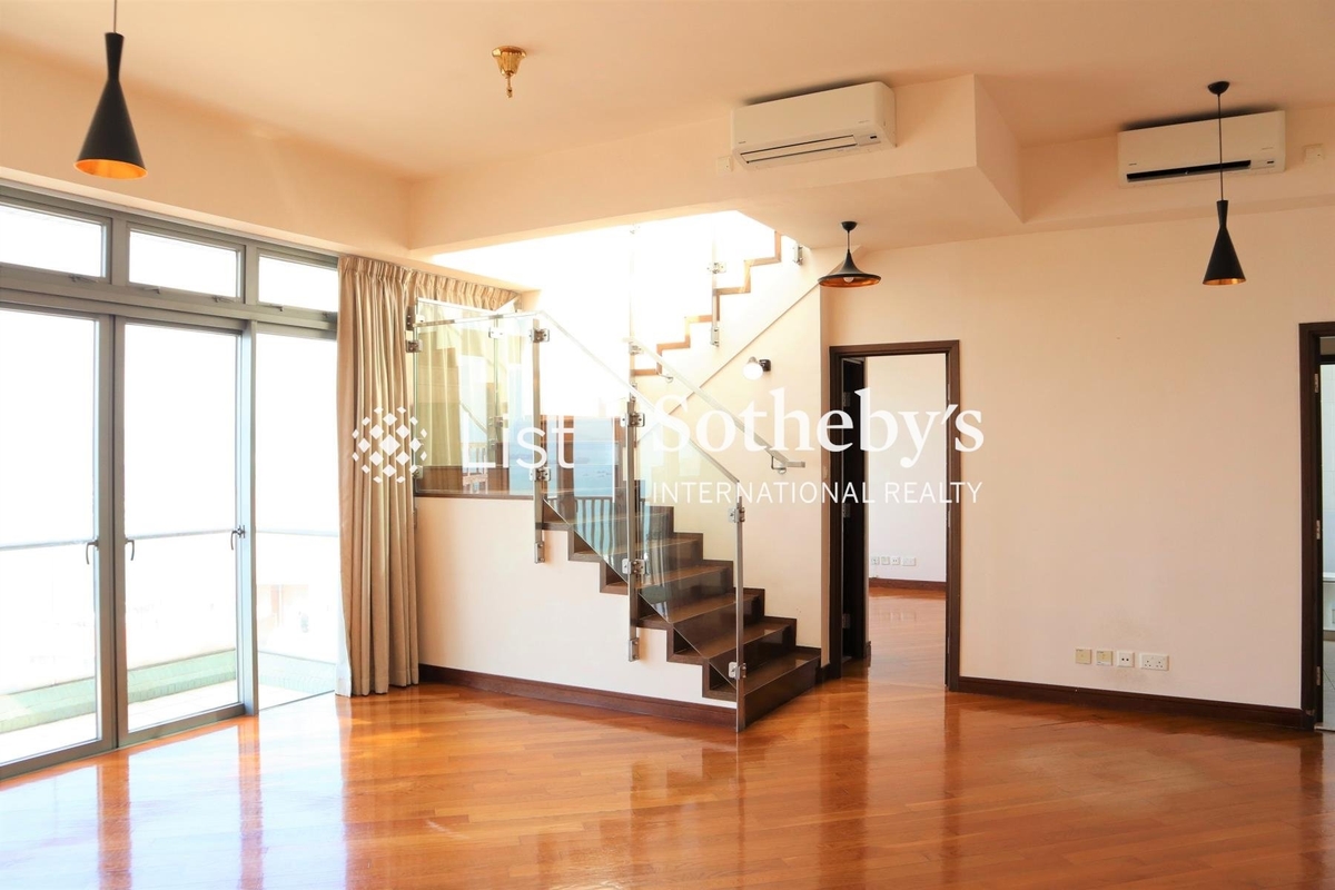 One Pacific Heights 盈峰一號 | Living and Dining Room