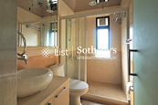 Hillsborough Court 曉峰閣 | Master Bathroom