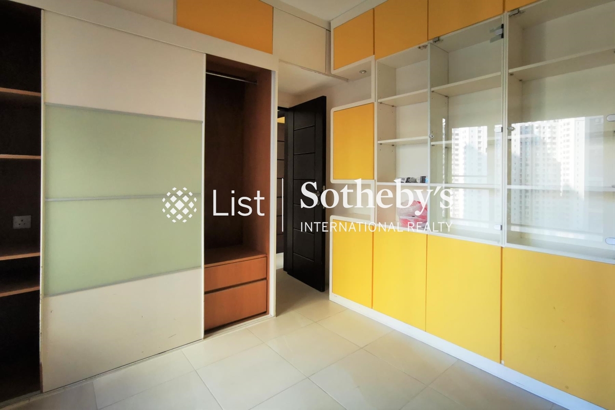 Hillsborough Court 曉峰閣 | Second Bedroom