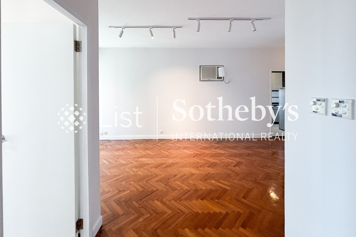 Hillsborough Court 曉峰閣 | Living Room