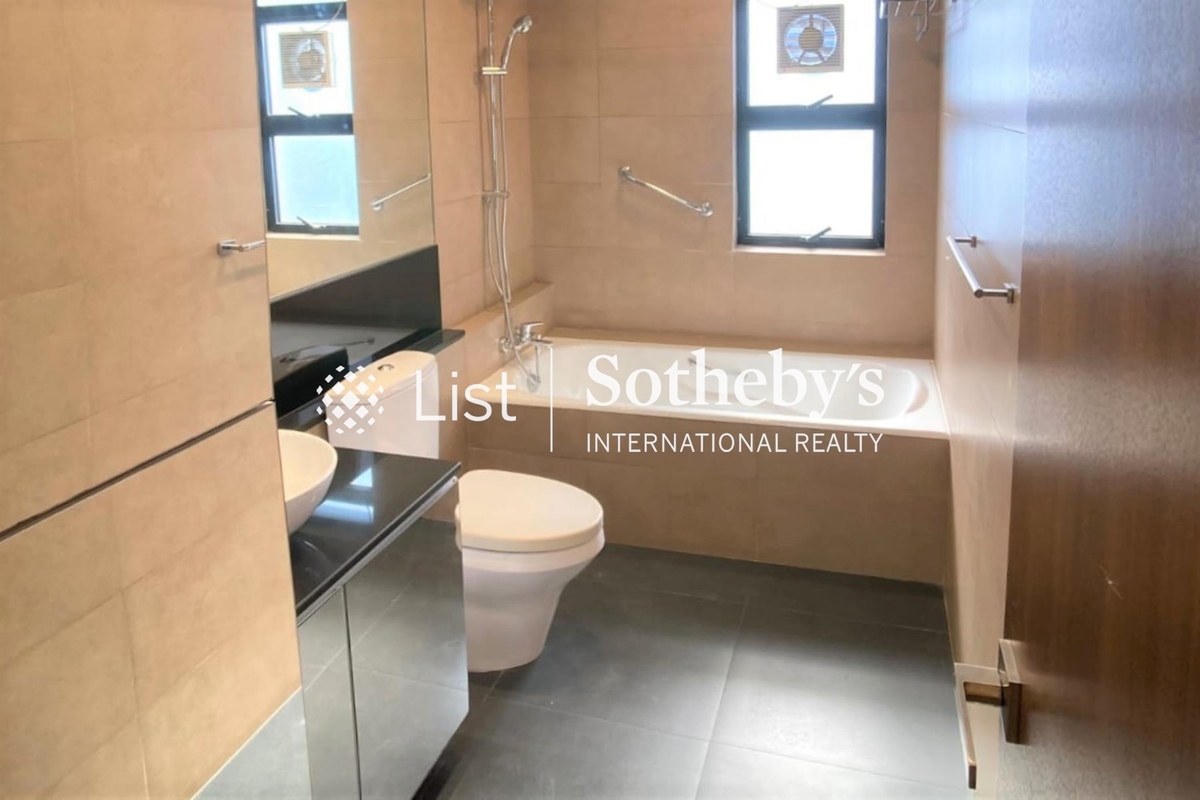 Regent On The Park 御花園 | Guest Bathroom