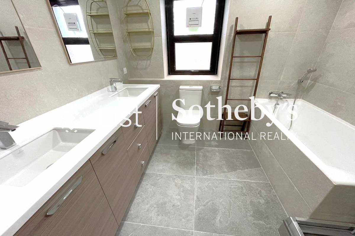 Regent On The Park 御花园 | Master Bathroom