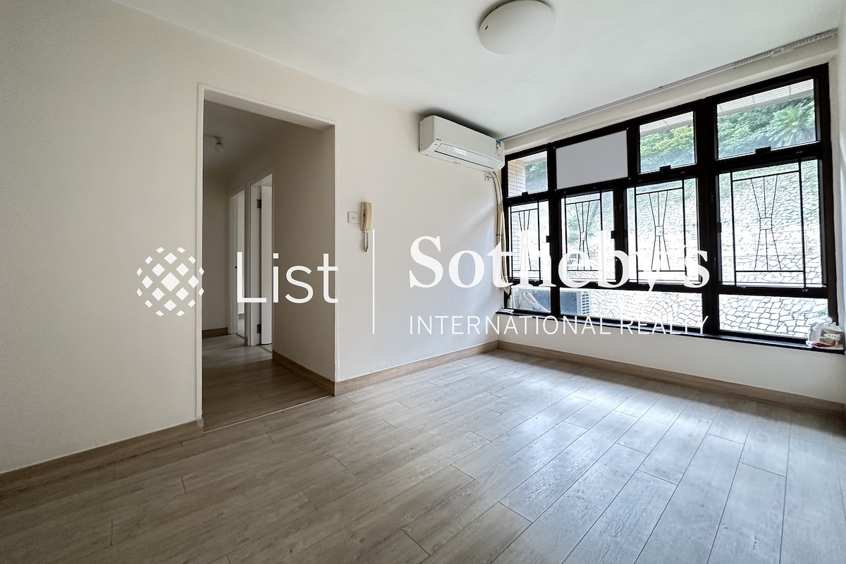 Chi Fu Fa Yuen 置富花園 | Living Room