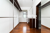 Grand Garden 华景园 | Walk-in Closet in Master Bedroom