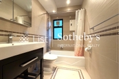Grand Garden 華景園 | Guest Bathroom