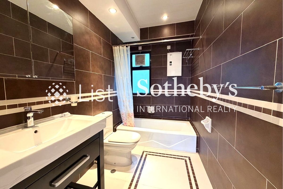 Grand Garden 華景園 | Master Bathroom