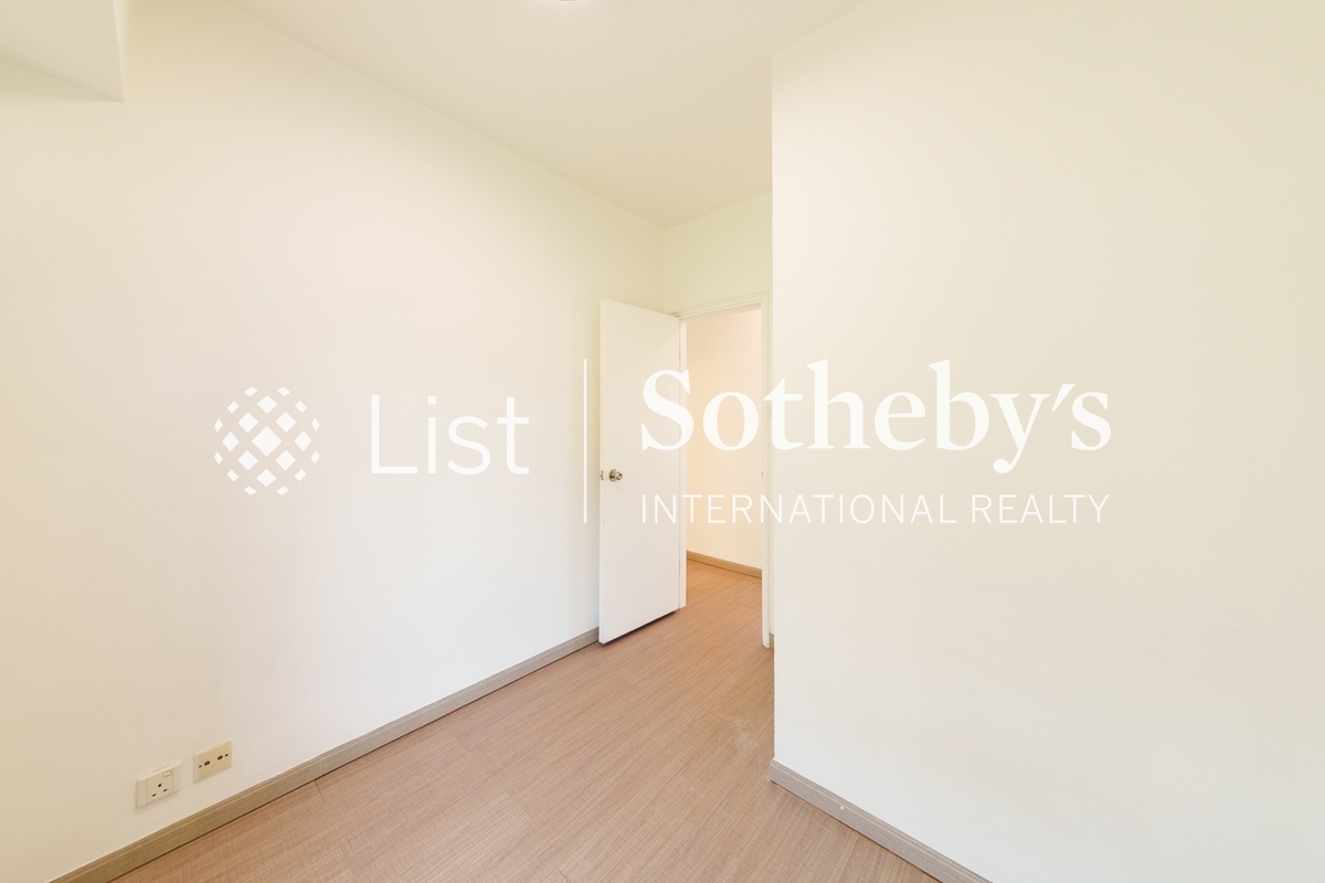 Grand Garden 華景園 | Third Bedroom