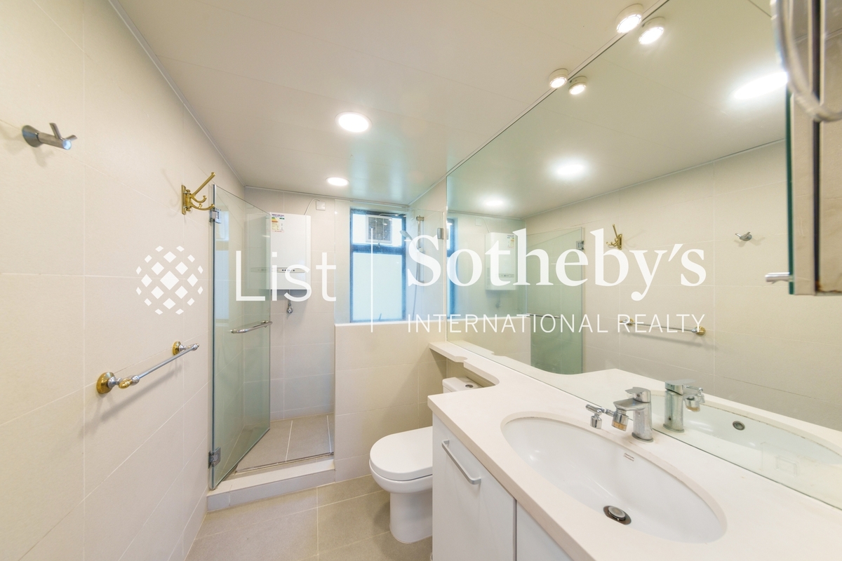 Grand Garden 華景園 | Master Bathroom