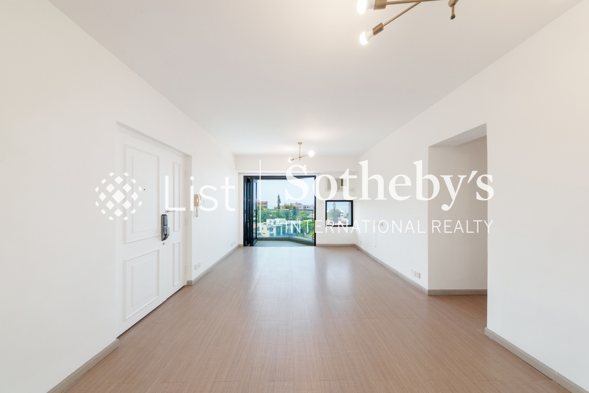 Grand Garden 華景園 | Living Room