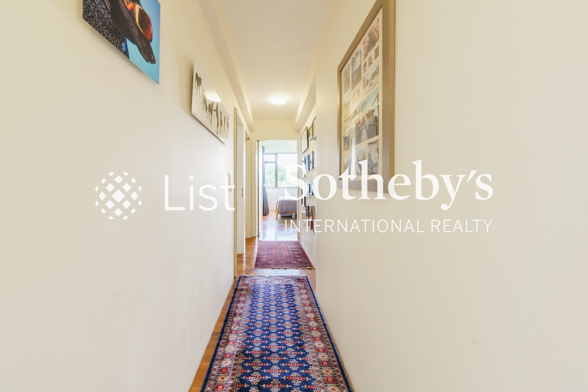 Greenery Garden 怡林閣 | Hallway to Bedrooms