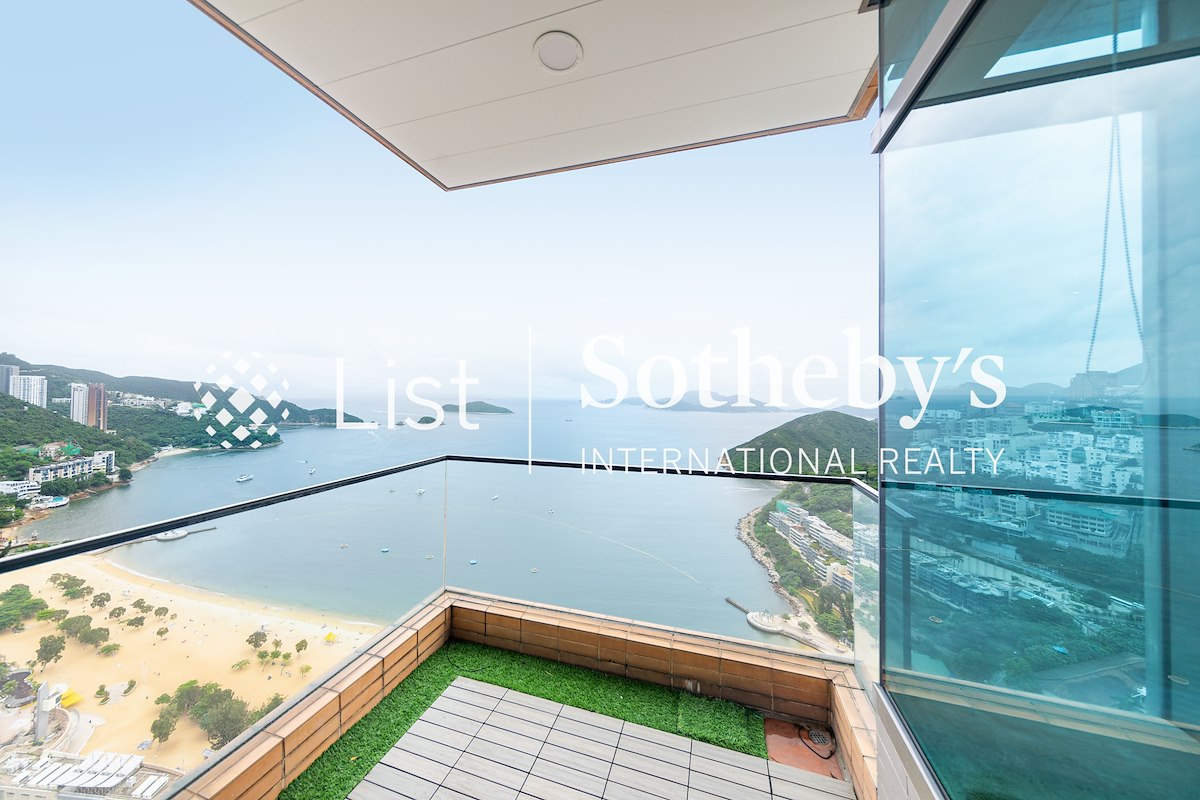 Grosvenor Place 浅水湾道117号 | Balcony off Living and Dining Room