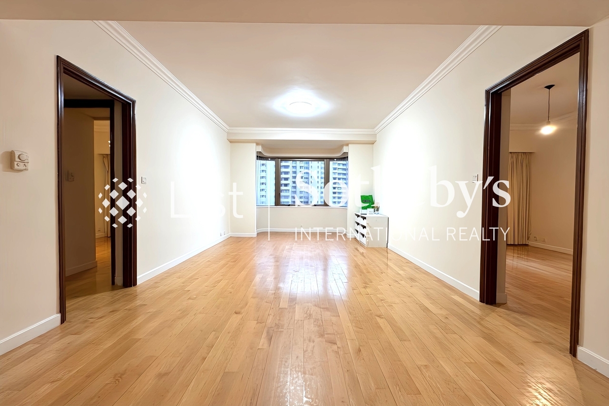 Hong Kong Parkview 陽明山莊 | Living and Dining Room