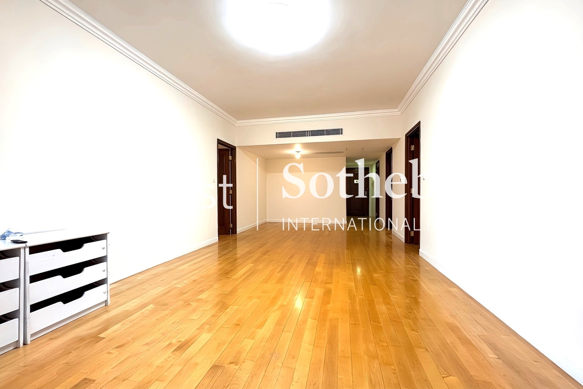 Hong Kong Parkview 陽明山莊 | Living and Dining Room