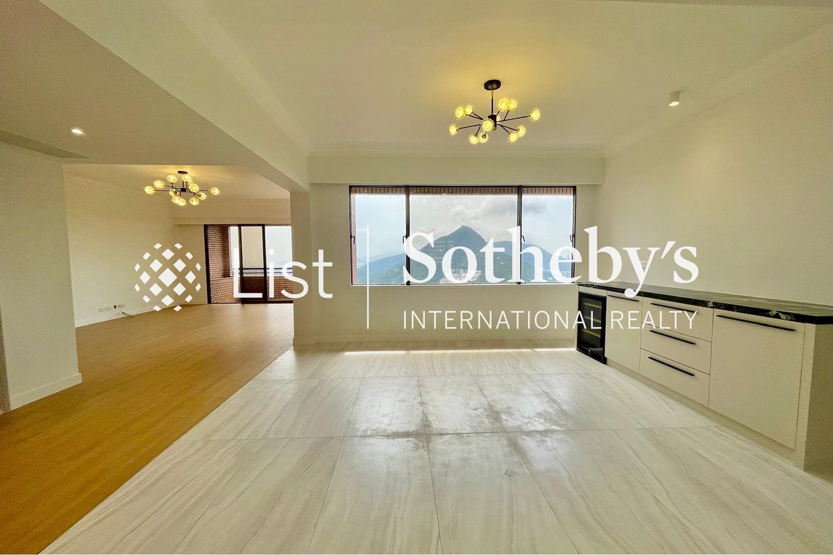 Hong Kong Parkview 陽明山莊 | Living and Dining Room