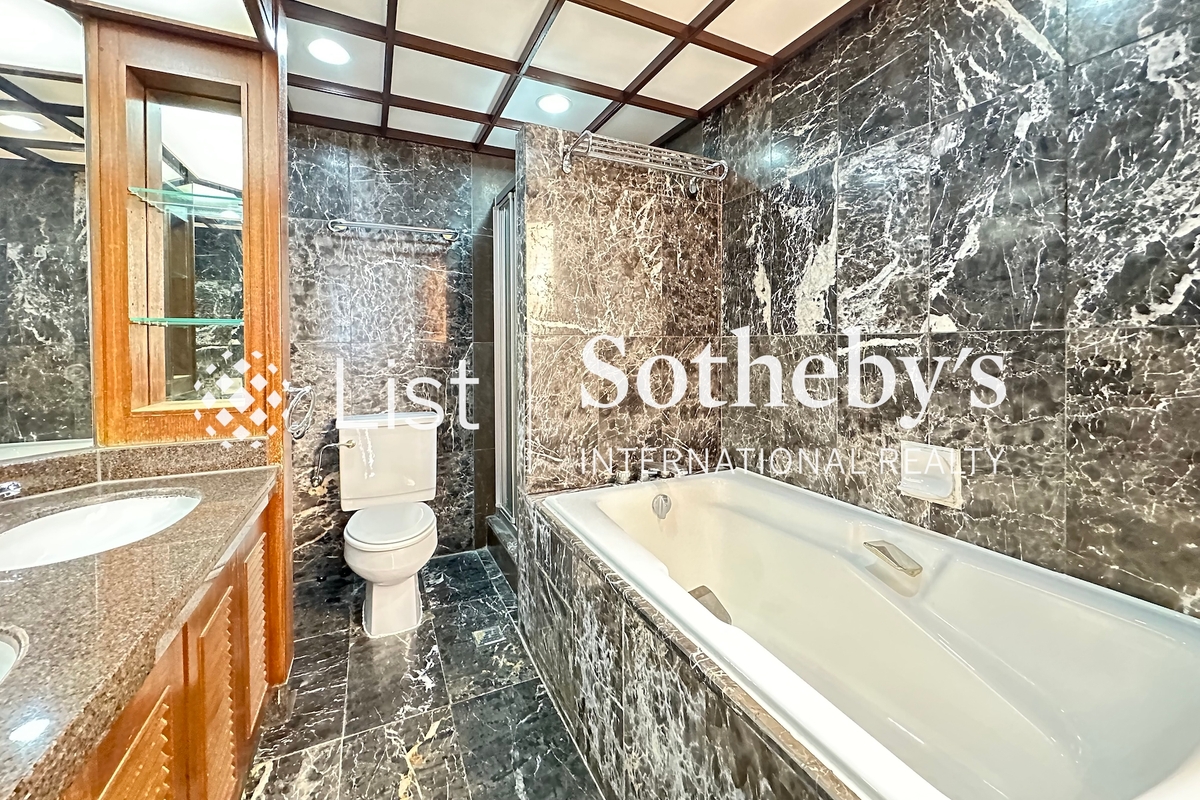 Hong Kong Parkview 陽明山莊 | Master Bathroom