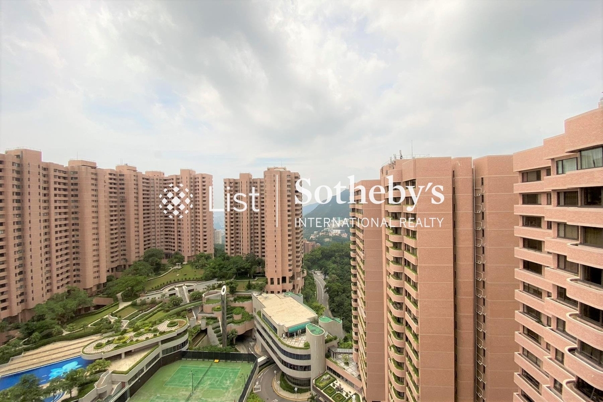 Hong Kong Parkview 陽明山莊 | View from Living and Dining Room