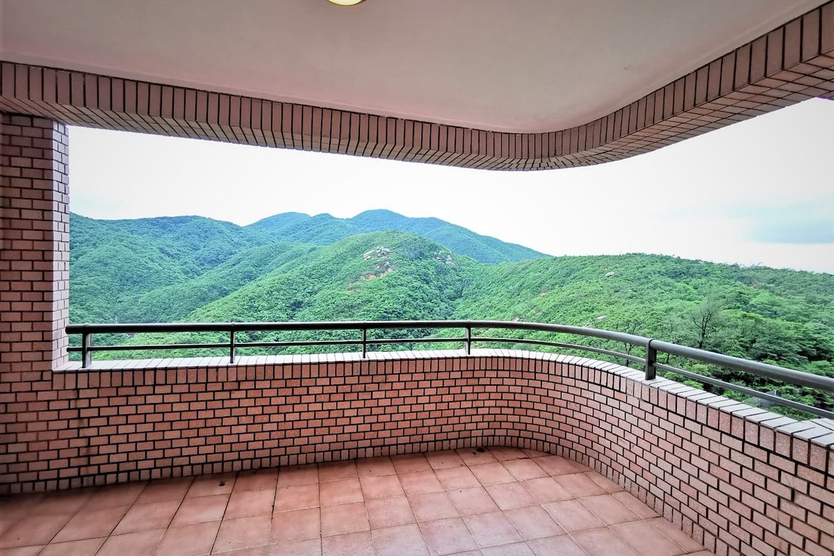 Hong Kong Parkview 陽明山莊 | Balcony off Living and Dining Room