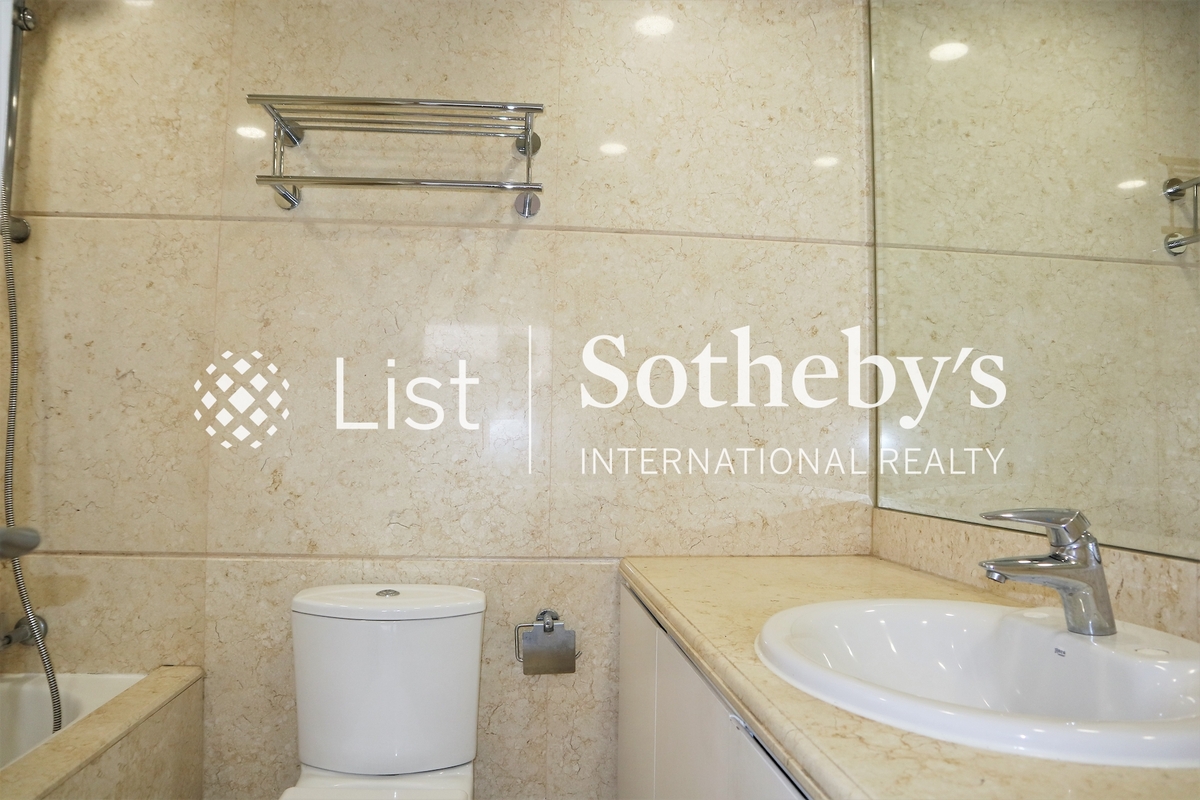 Hong Kong Parkview 陽明山莊 | Master Bathroom