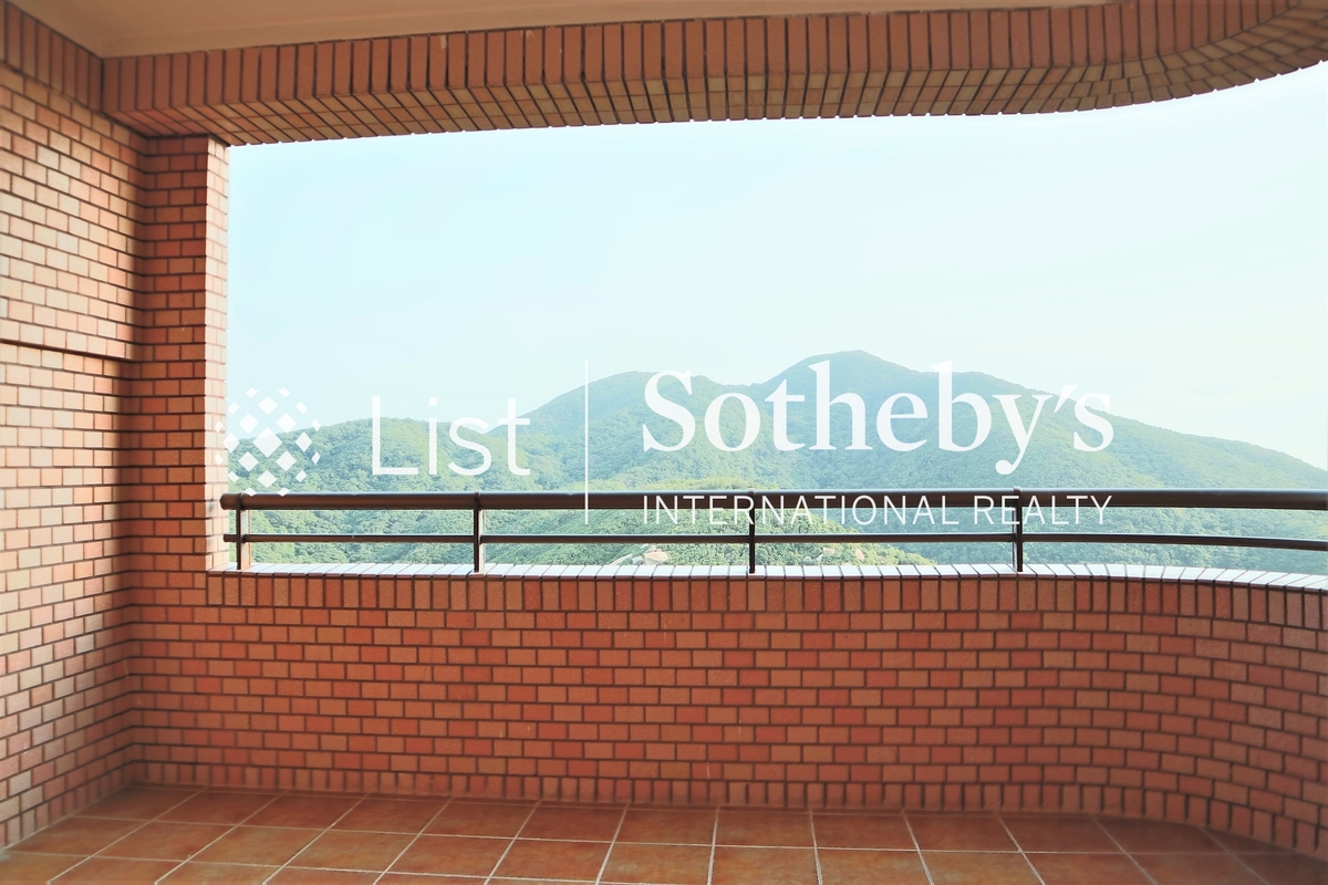 Hong Kong Parkview 陽明山莊 | Balcony off Living Room