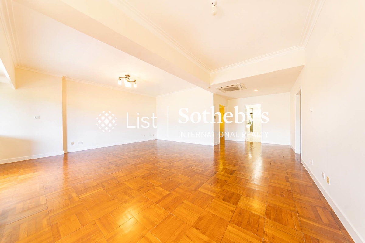 Hong Kong Parkview 陽明山莊 | Living and Dining Room