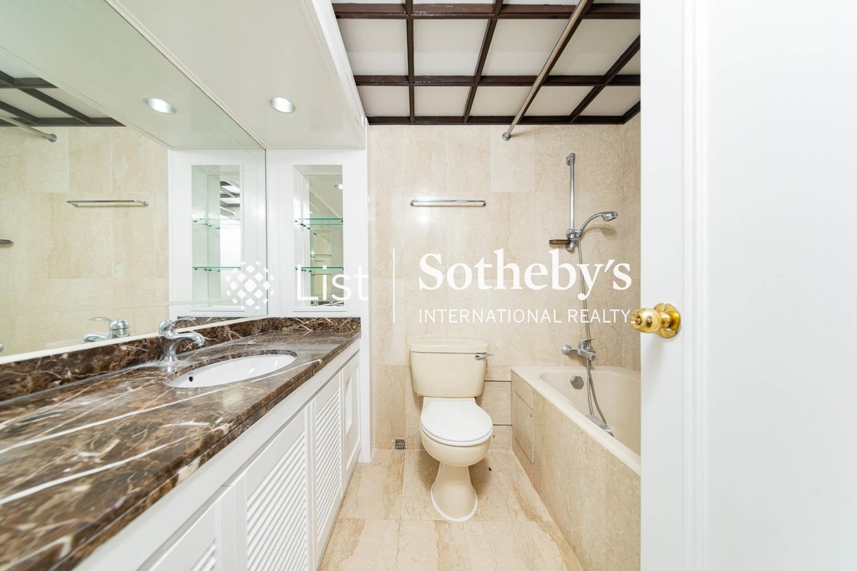Hong Kong Parkview 陽明山莊 | Master Bathroom