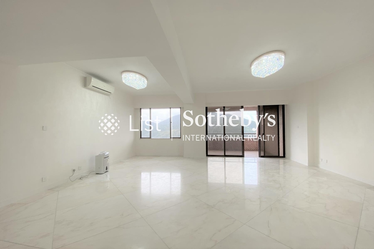 Hong Kong Parkview 陽明山莊 | Living and Dining Room