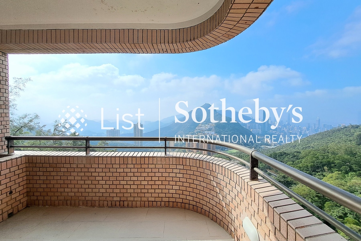 Hong Kong Parkview 陽明山莊 | Balcony off Living and Dining Room