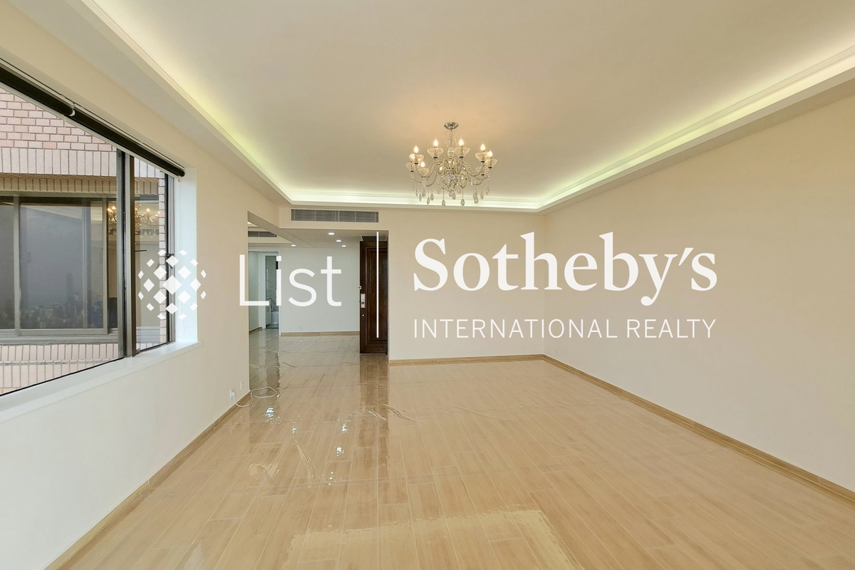 Hong Kong Parkview 陽明山莊 |  Living and Dining Room