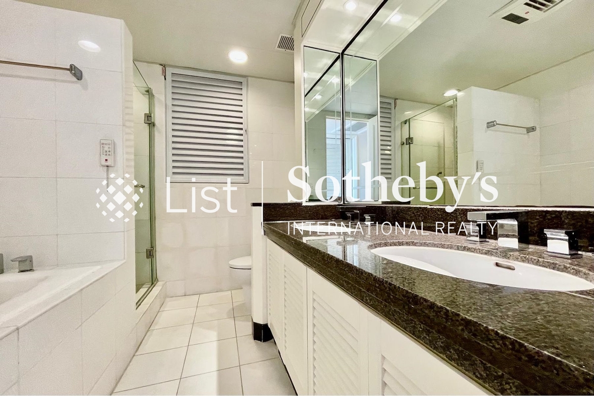 Hong Kong Parkview 陽明山莊 | Master Bathroom