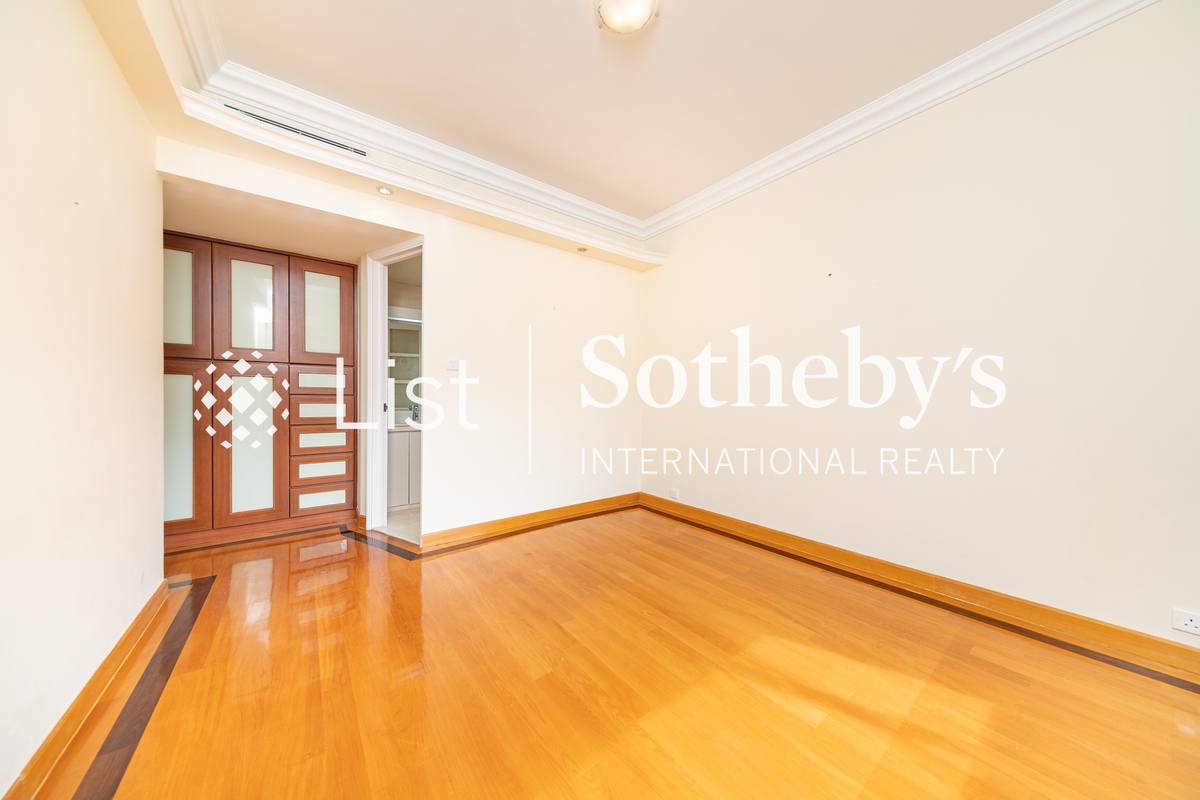 Hong Kong Parkview 阳明山庄 | Built-in Wardrobe in Second Ensuite  Bedroom 