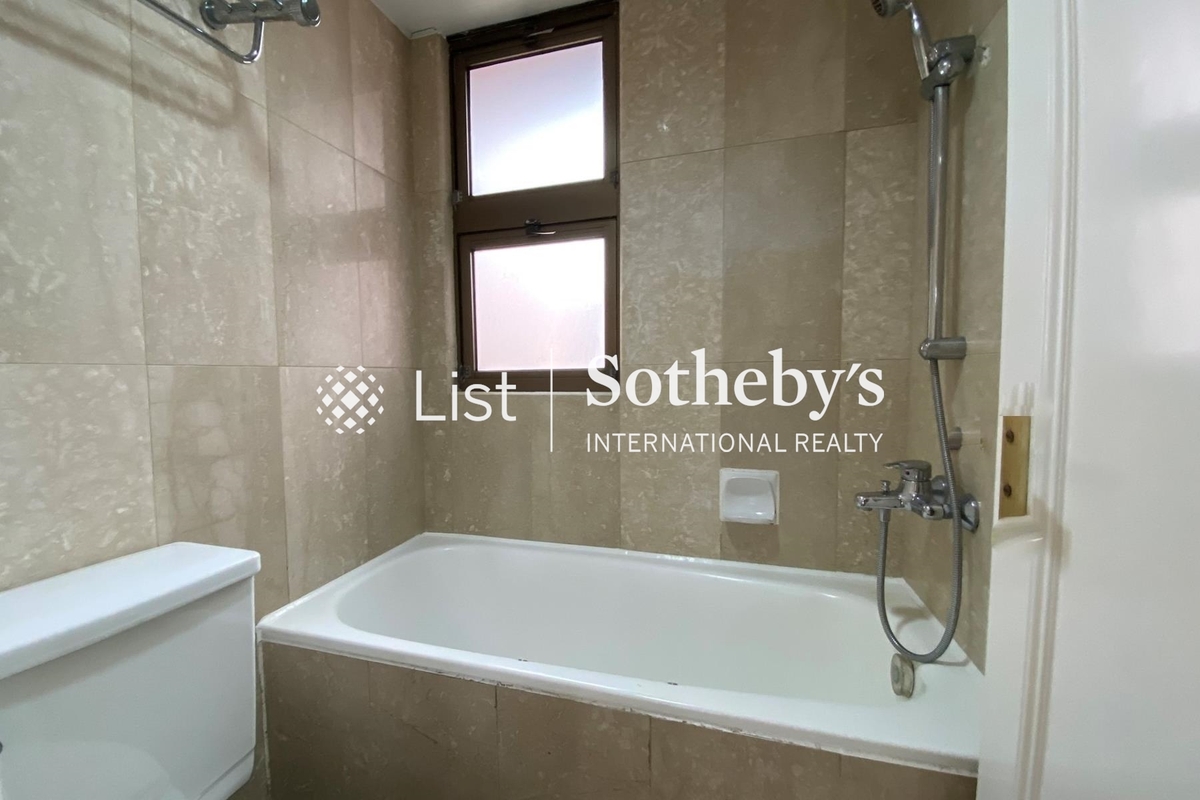 Hong Kong Parkview 陽明山莊 | Master Bathroom