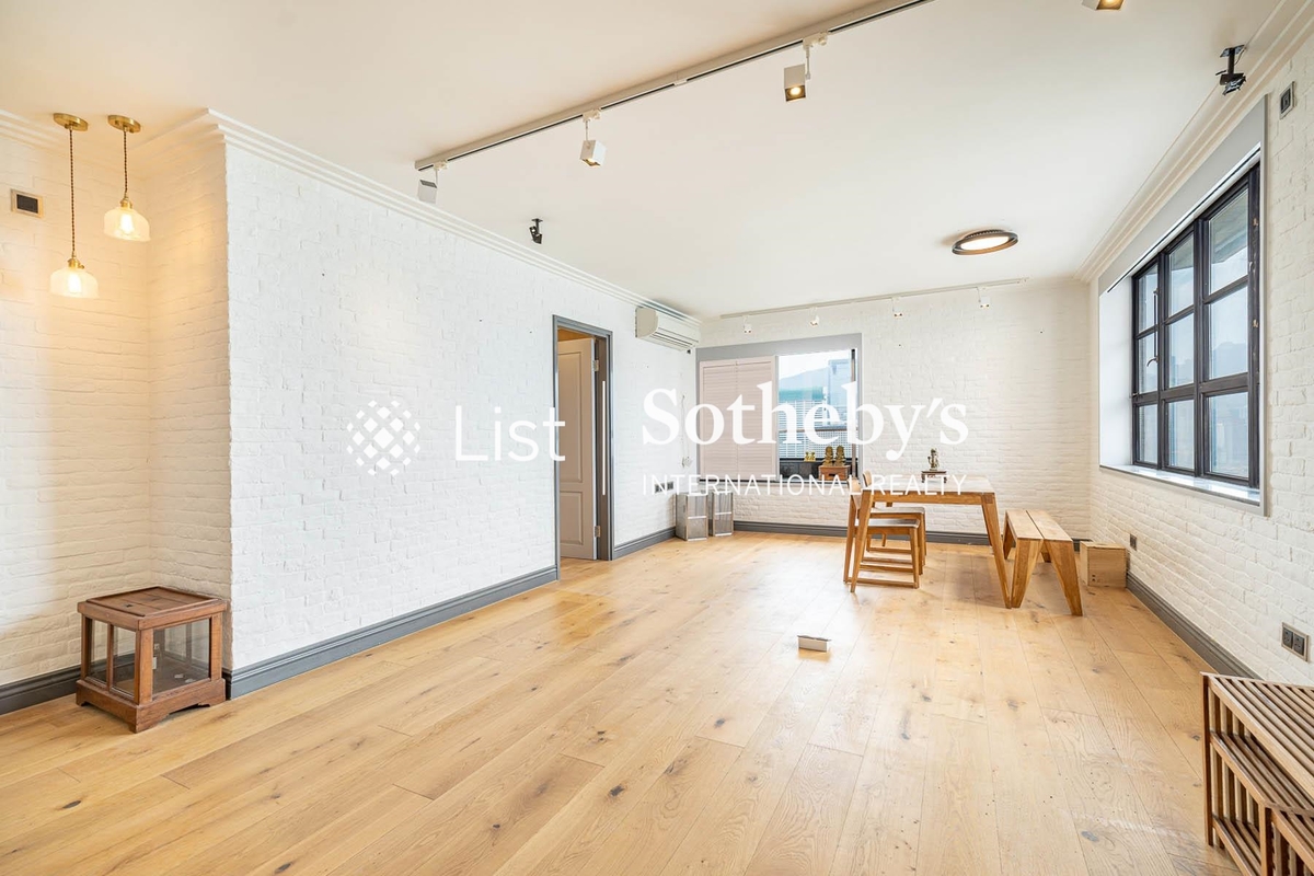 Victoria Centre 维多利中心 | Living and Dining Room