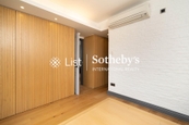 Victoria Centre 维多利中心 | Built-in Wardrobe in Master Bedroom