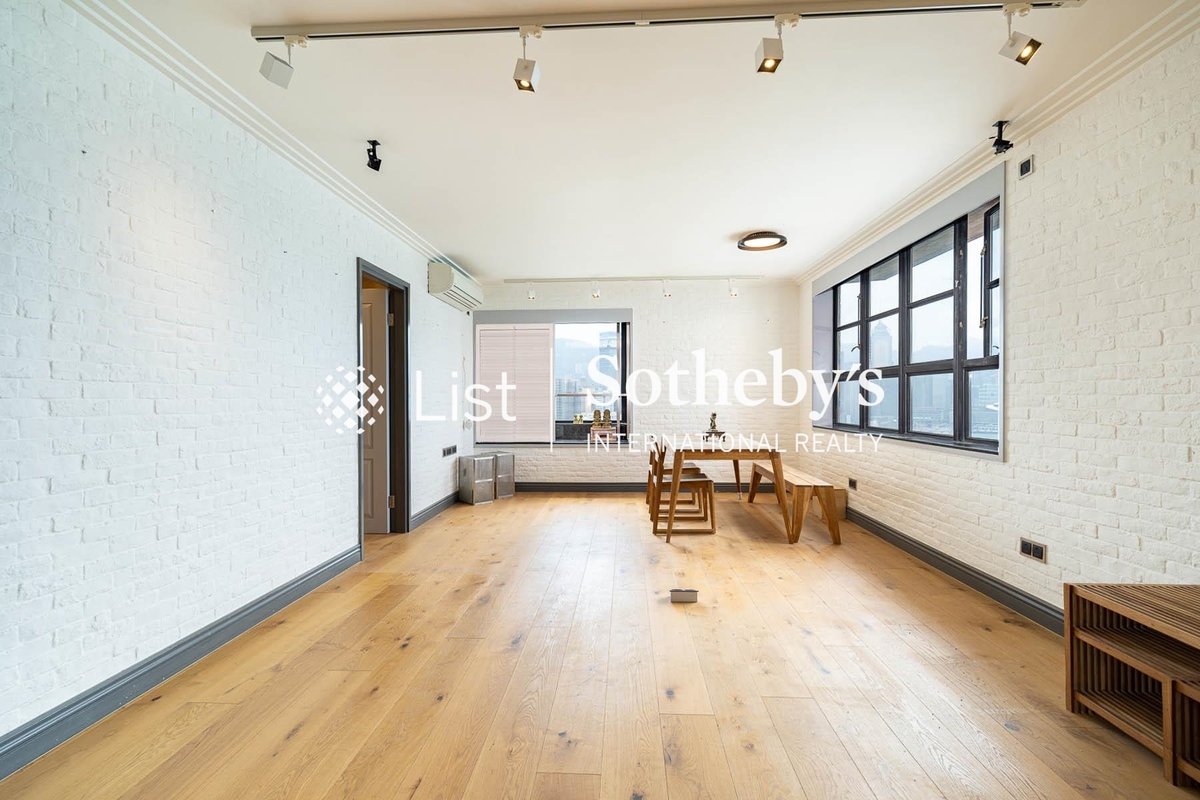 Victoria Centre 维多利中心 | Living and Dining Room