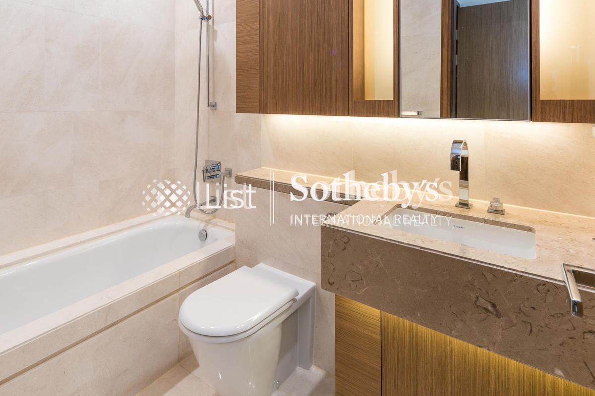 The Altitude 紀雲峰 | Second Ensuite Bathroom