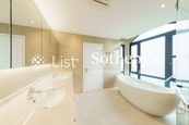 Villa Rosa 玫瑰園 | Master Bathroom