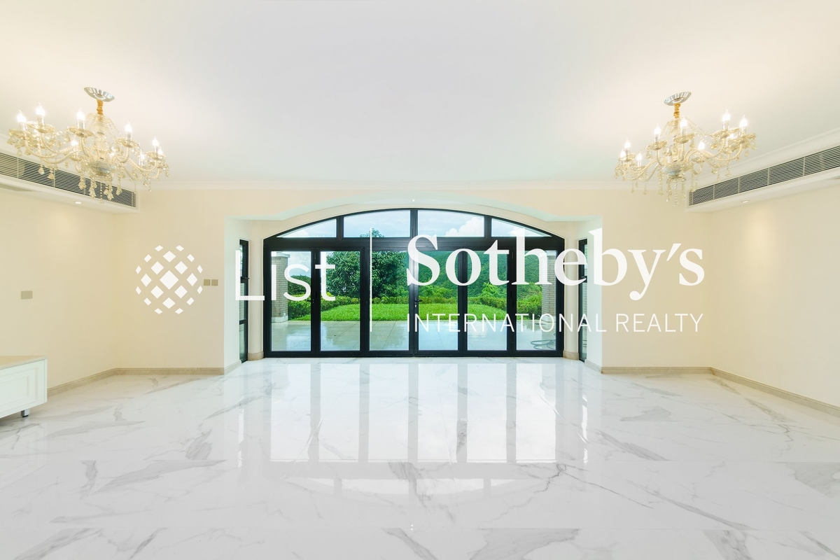 Villa Rosa 玫瑰園 | Living and Dining Room