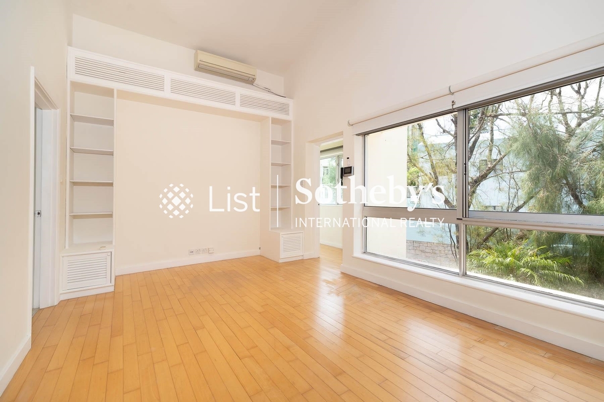 Shek O Headland Road 石澳山仔路 | Family Room