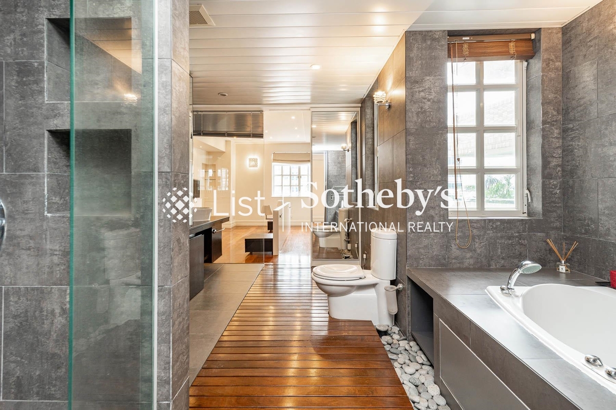 Catalina Mansions 嘉年大廈 | Master Bathroom