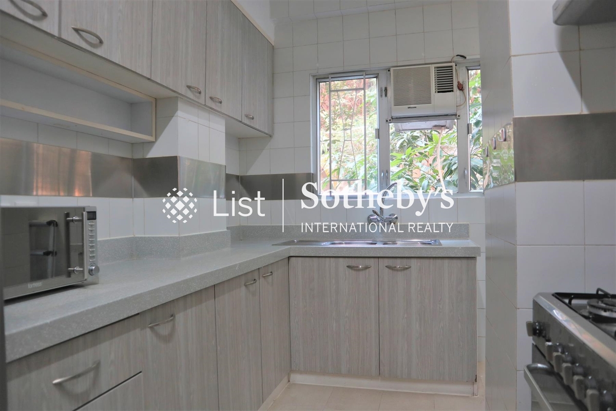 Catalina Mansions 嘉年大廈 | Kitchen