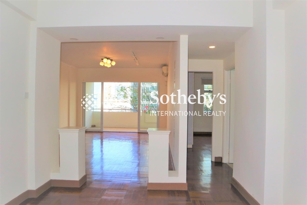 Catalina Mansions 嘉年大廈 | Living and Dining Room