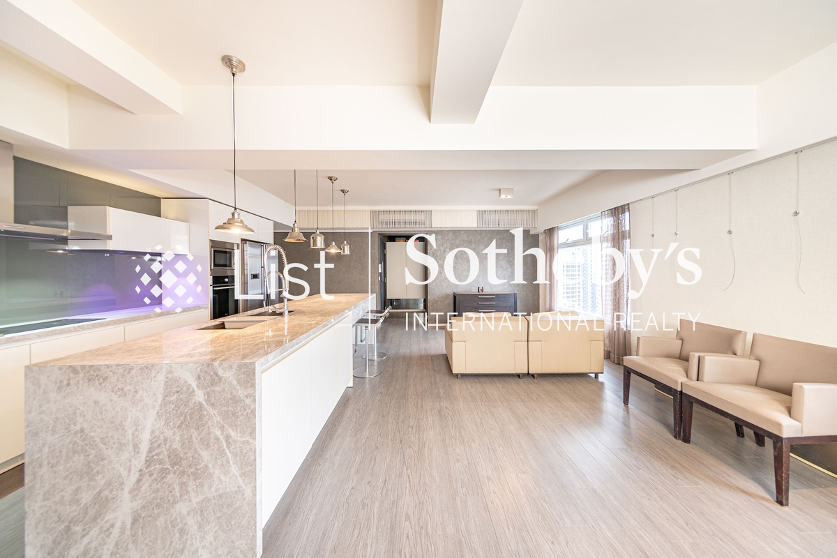 Greenland Court 恒翠園 | Living and Dining Room