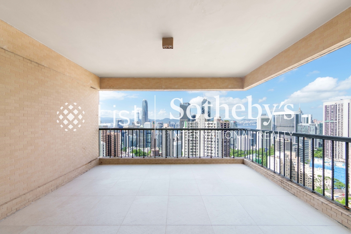 Grenville House 嘉慧園 | Balcony off Living Room