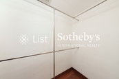 Grenville House 嘉慧園 | Walk-in Closet in Second Ensuite Bedroom 