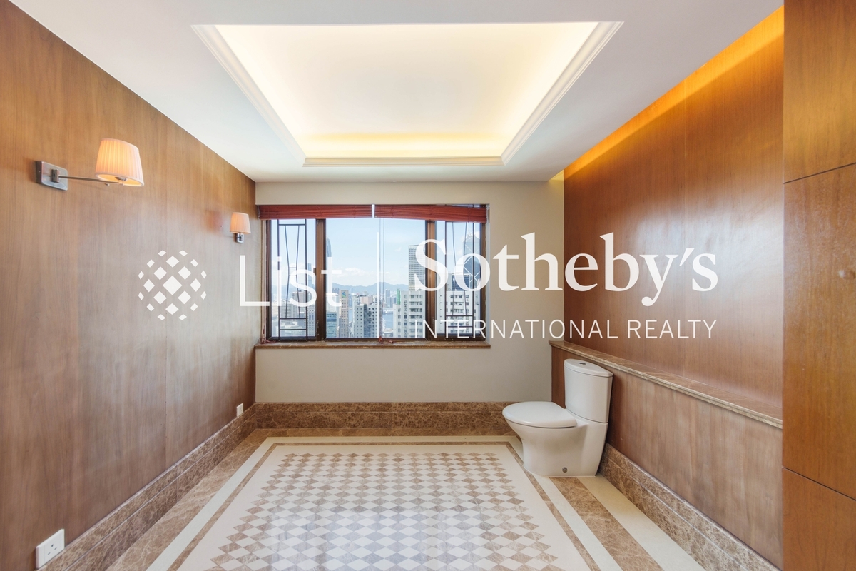 Grenville House 嘉慧園 | Master Bathroom