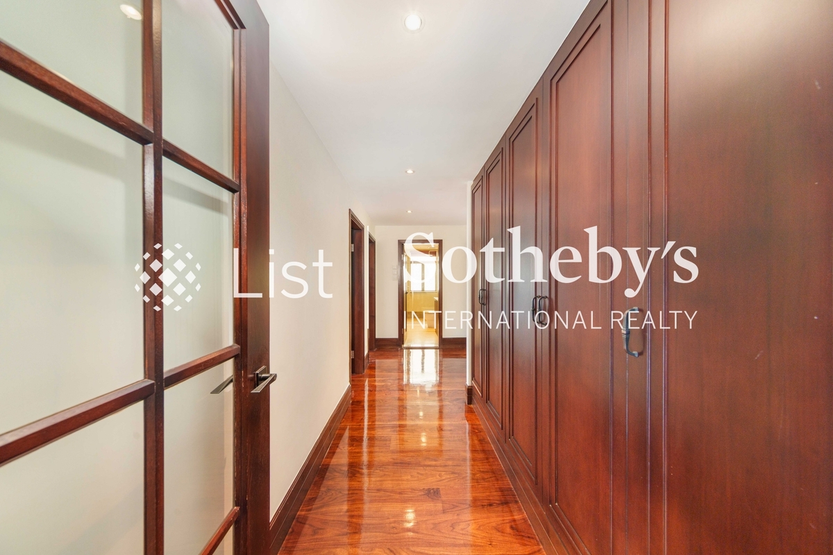 Grenville House 嘉慧園 | Corridor access to all bedrooms
