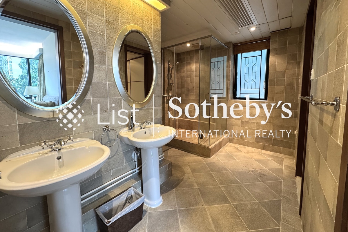 Century Tower 世紀大廈 | Master Bathroom