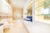 The Hazelton 榛園 | Master Bathroom